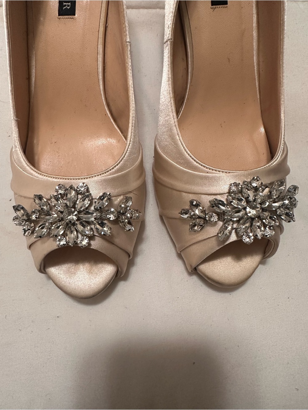 ERIJUNOR Champagne Satin Peep-Toe Heels with Crystal Brooch - Picture 7 of 8